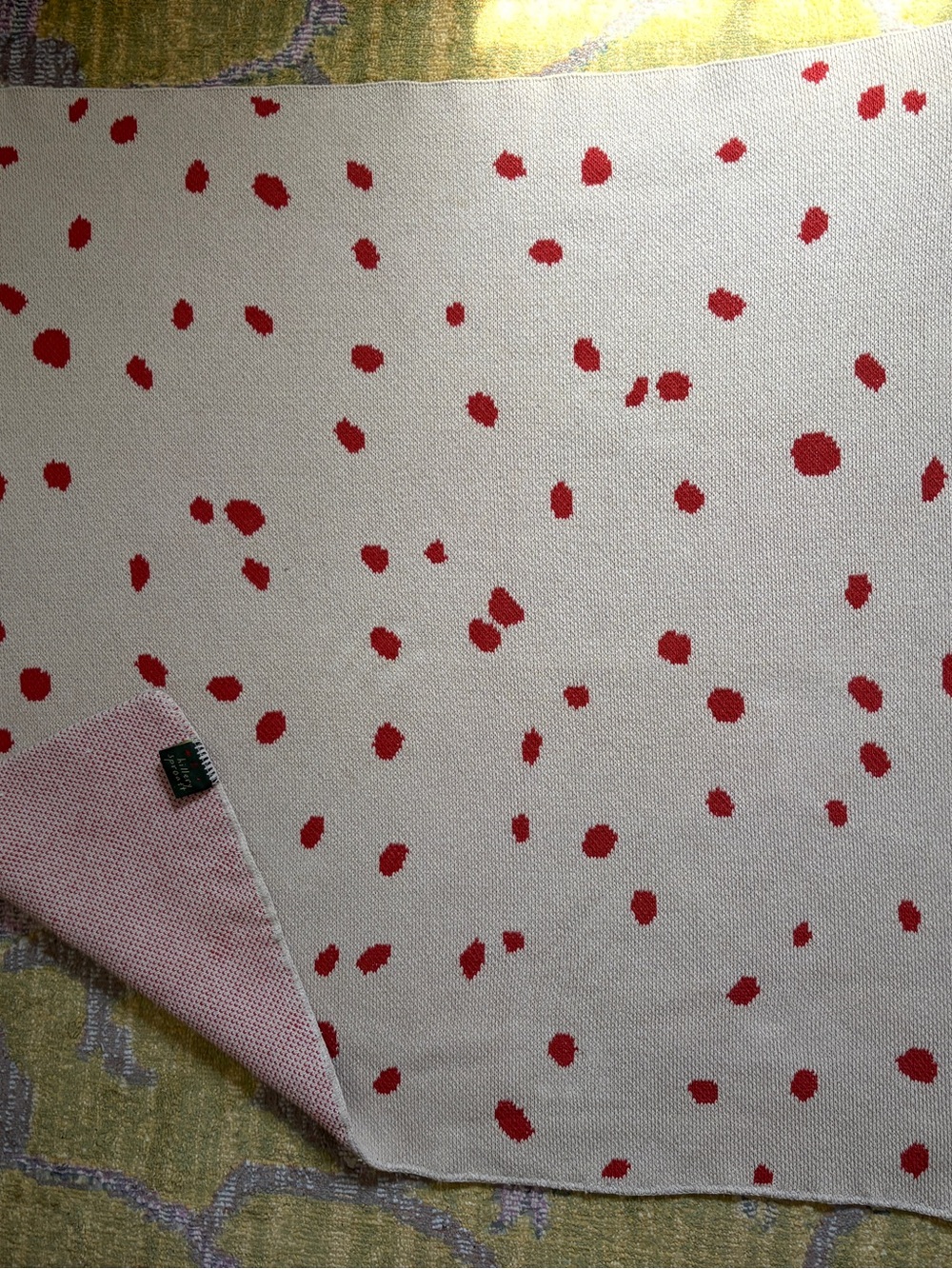 Hillery Sproatt kid/baby blanket polka dot knit red and cream - Picture 4 of 4